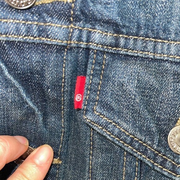 Levi's Women's Denim Trucker Jacket Blue Size Small Pure Cotton Cuffs Buttons - Picture 6 of 15